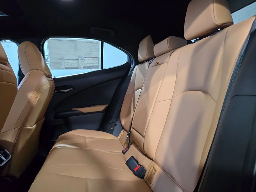 Used 2025 White Lexus 300h Premium image 27