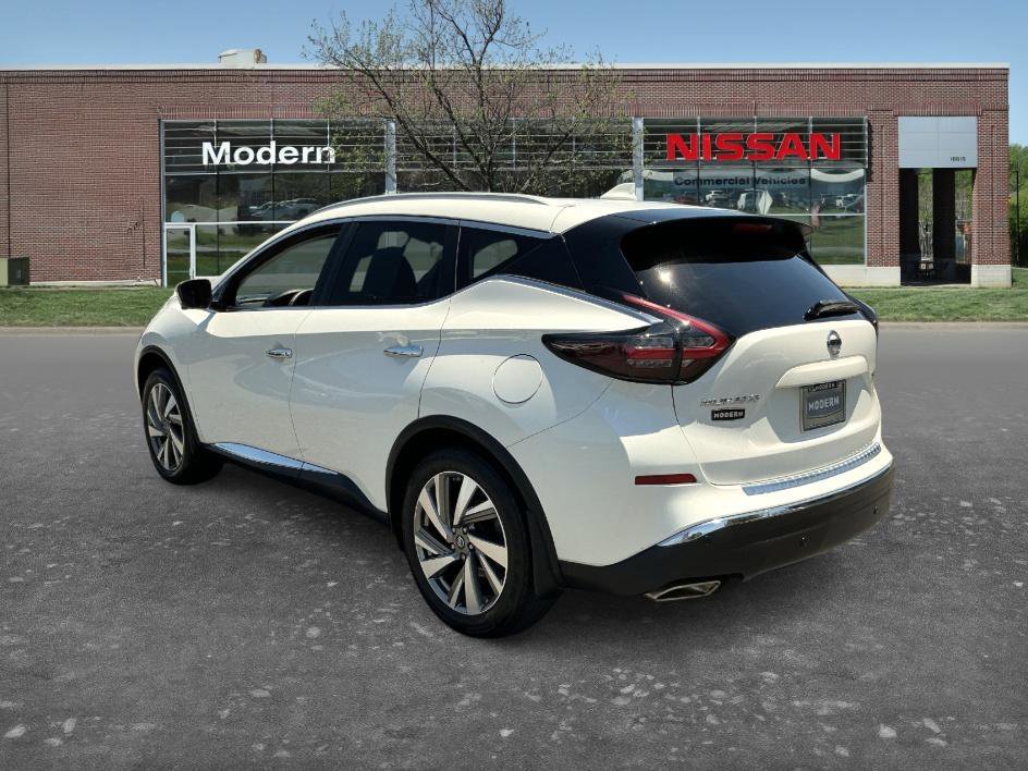 Used 2019 Pearl White Tricoat Nissan SL image 2