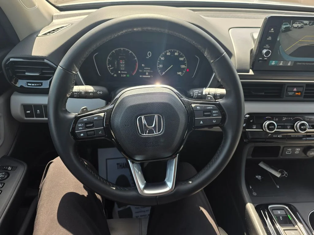 Certified Used 2025 Lunar Silver Metallic Honda EX-L image 22