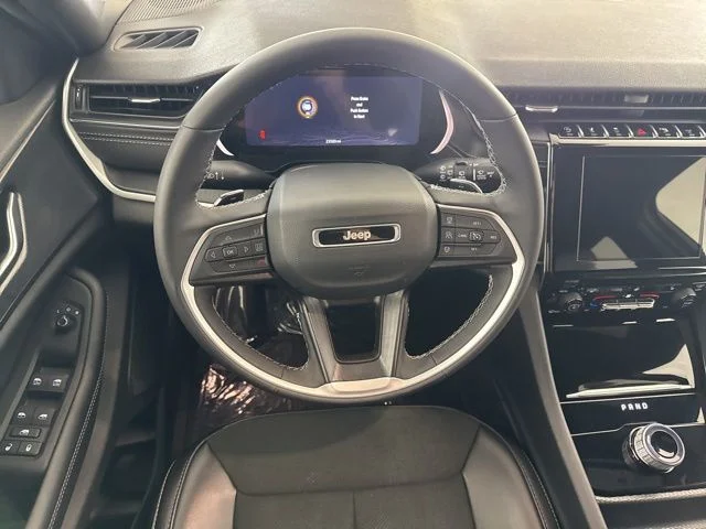 Used 2025 Silver Jeep Altitude image 28