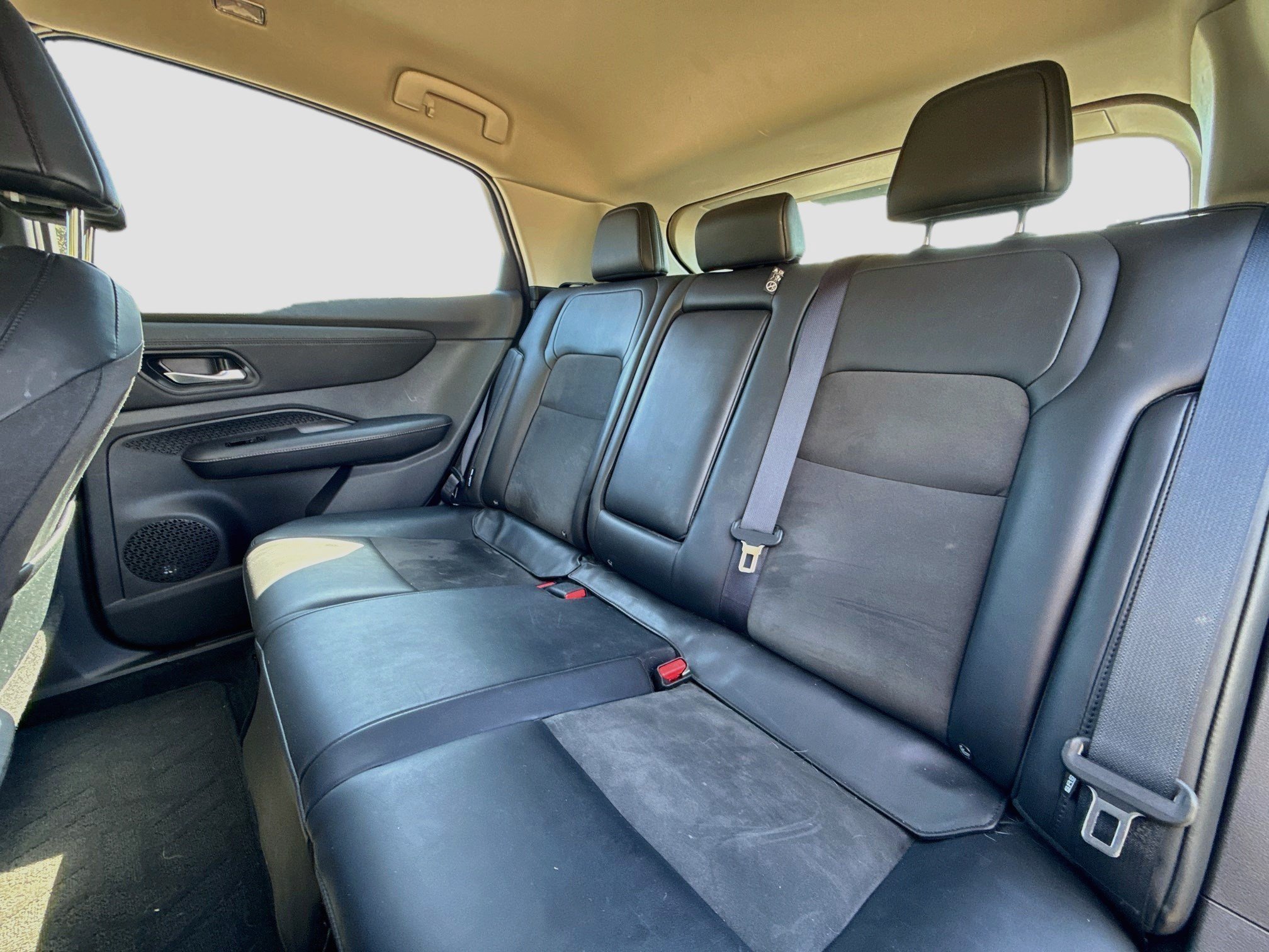 Used 2023 Gun Metallic Nissan ENGAGE image 21