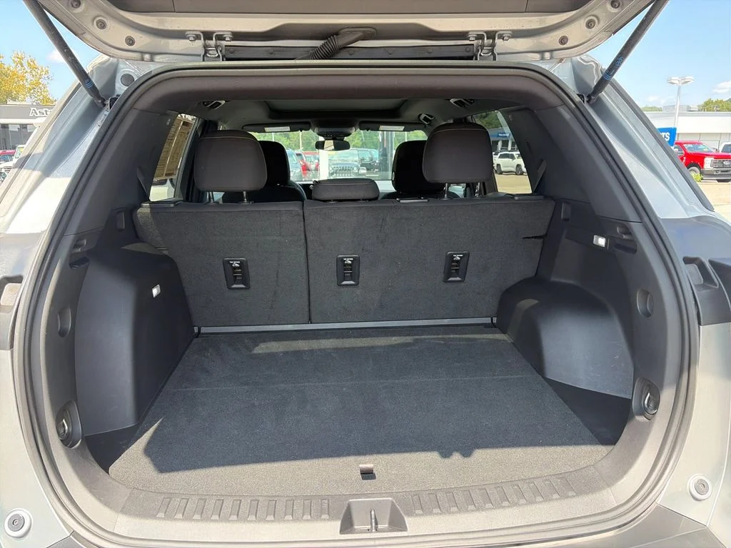 Used 2025 Gray Chevrolet LT image 18