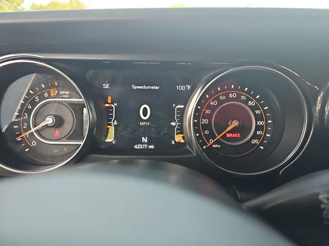 Used 2021 White Jeep Unlimited Sport Altitude image 18