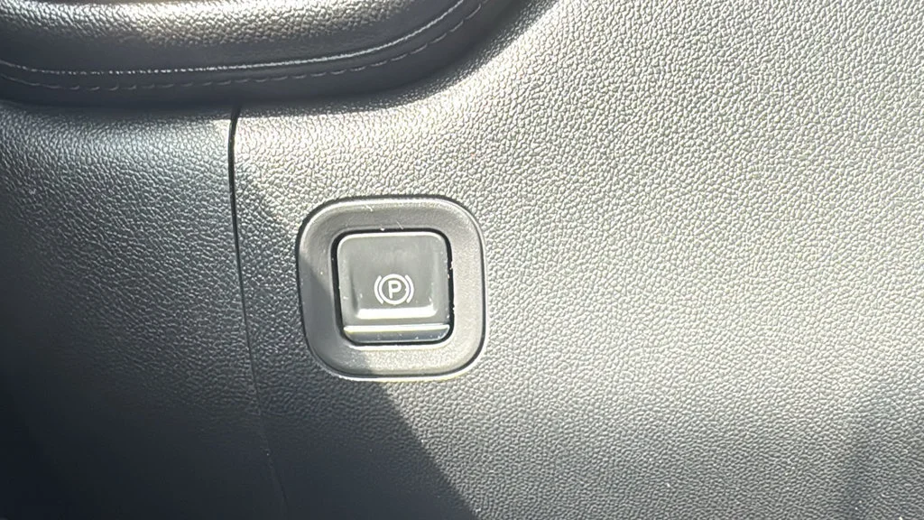 Used 2020 SILVER ICE METALLIC Chevrolet LT image 30