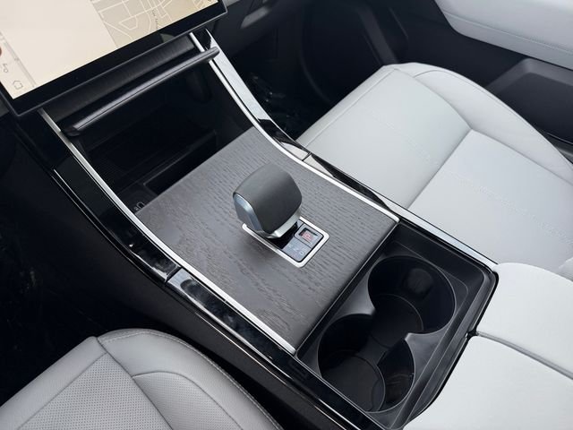 New 2026 Santorini Black Land Rover S image 24