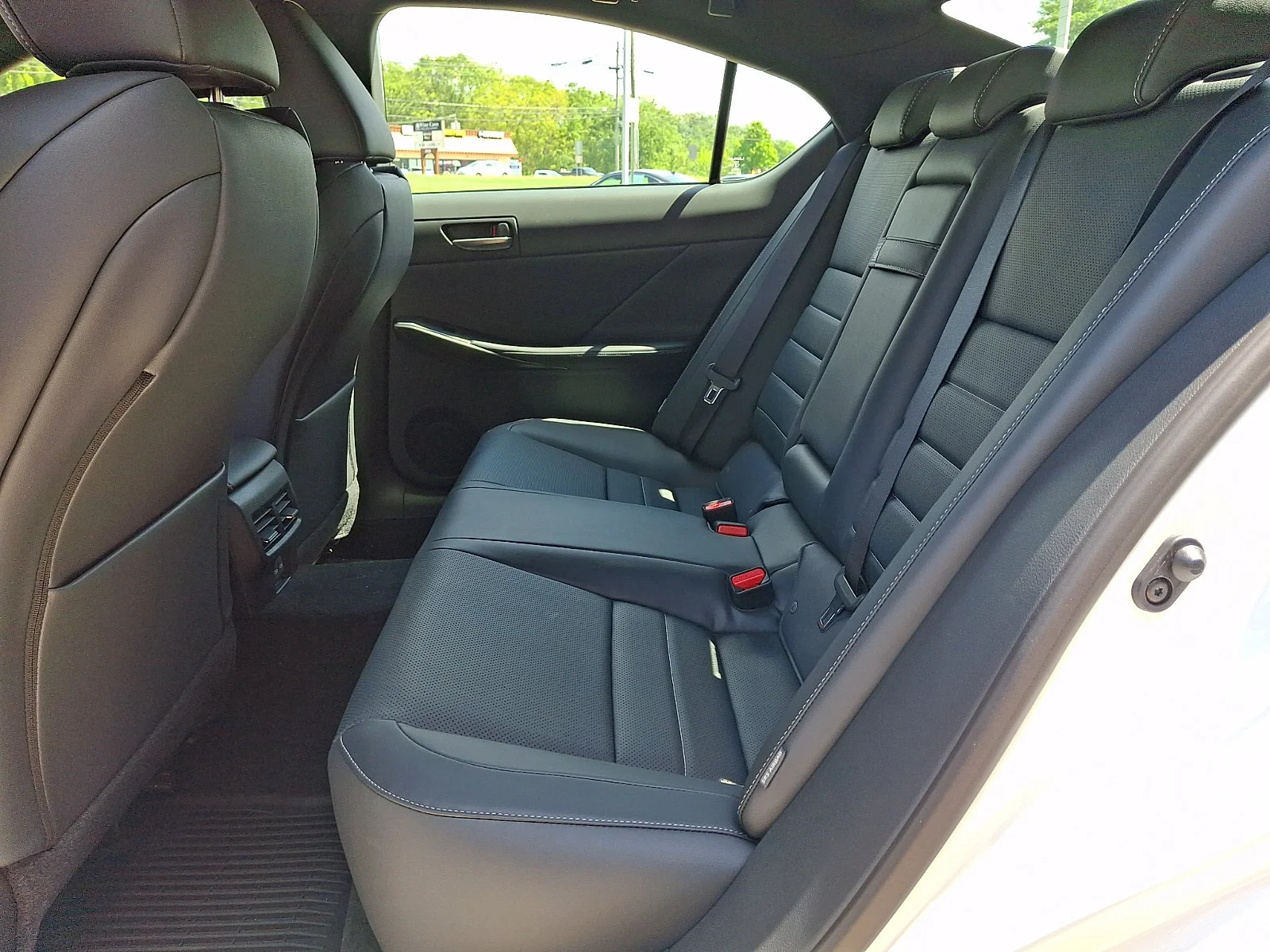 2026 Lexus IS 350 F SPORT - Photo 6