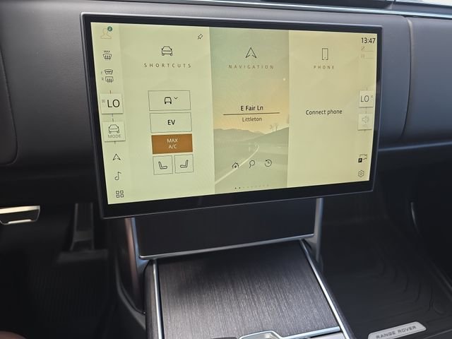 New 2026 Fuji White Land Rover SE image 15