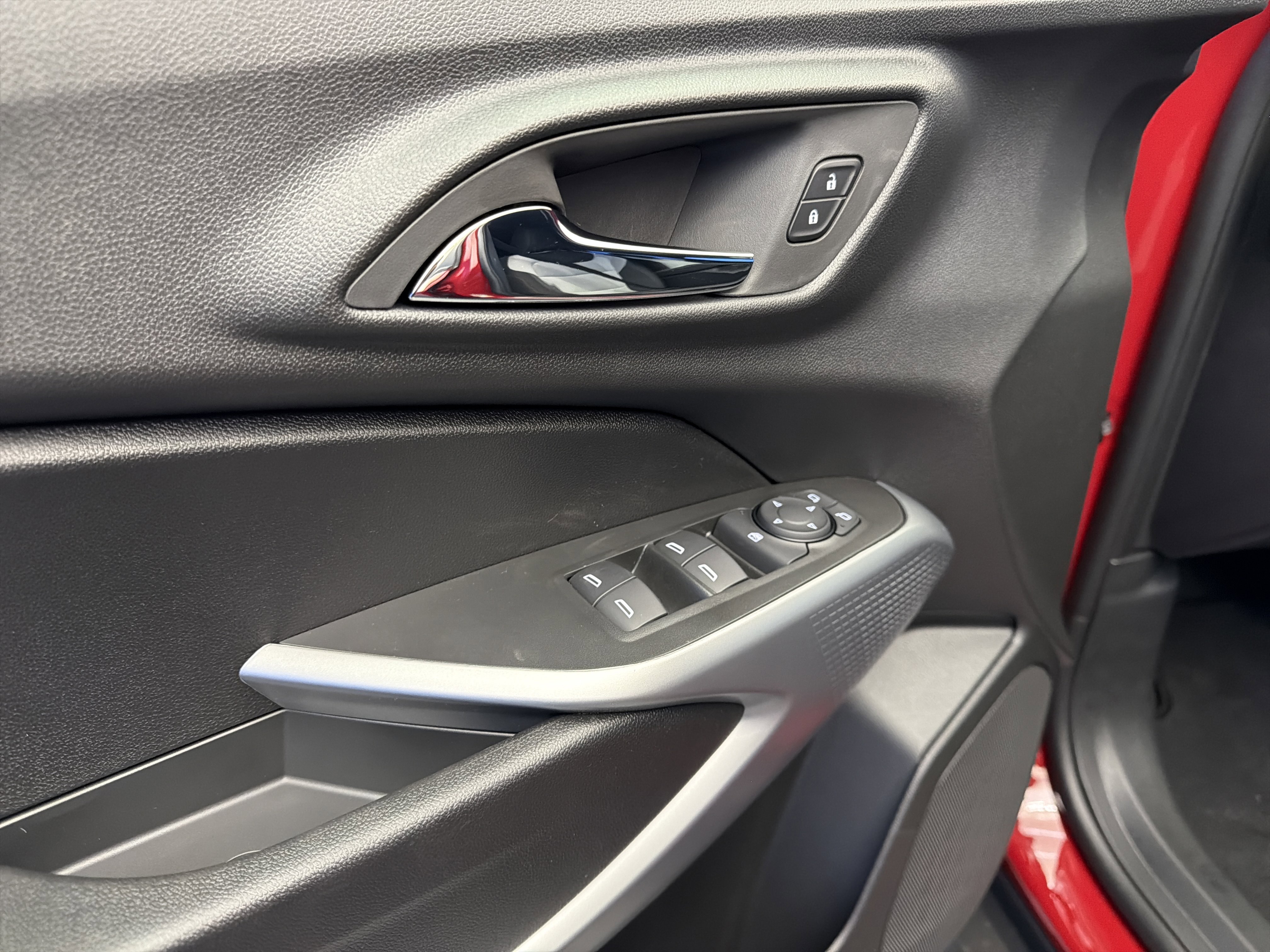 2026 Chevrolet Trax RS - Photo 11