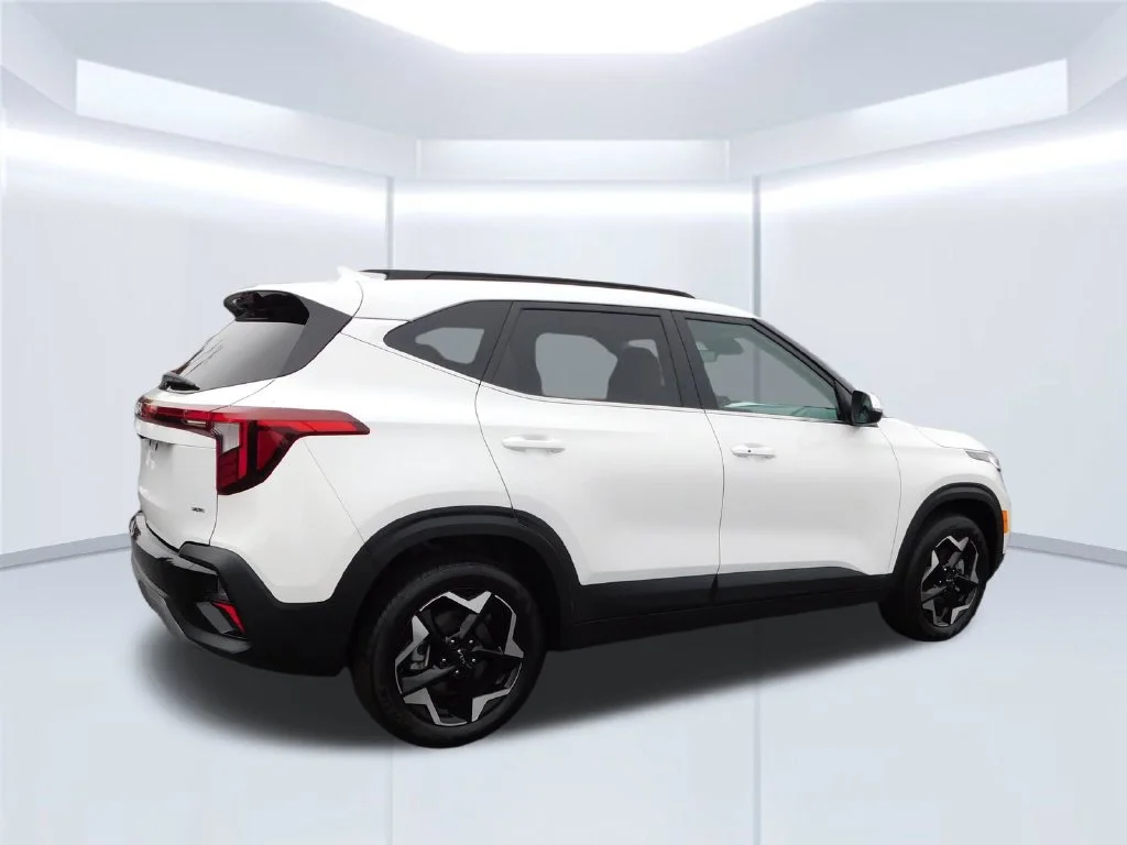 Used 2024 White Kia EX image 3