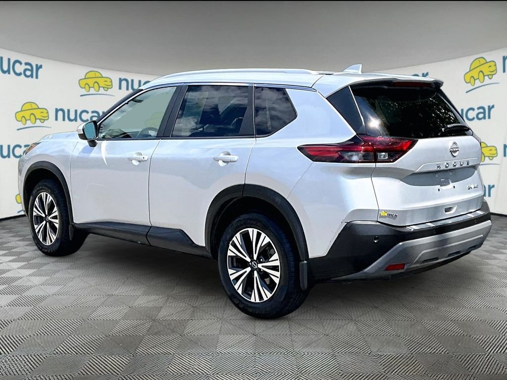 Used 2023 Silver Nissan SV image 4