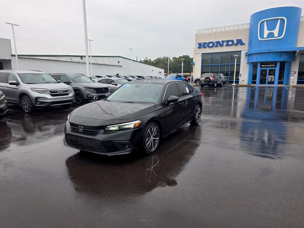 Certified Used 2024 Crystal Black Pearl Honda Touring image 7