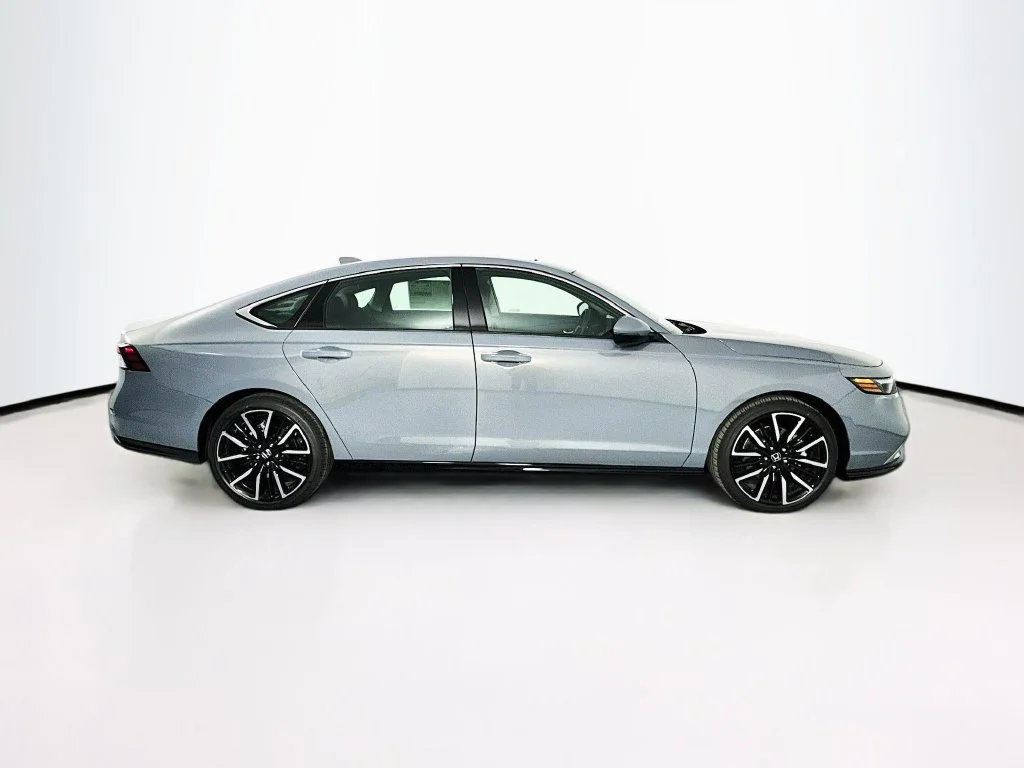 New 2026 Urban Gray Pearl Honda Touring image 8