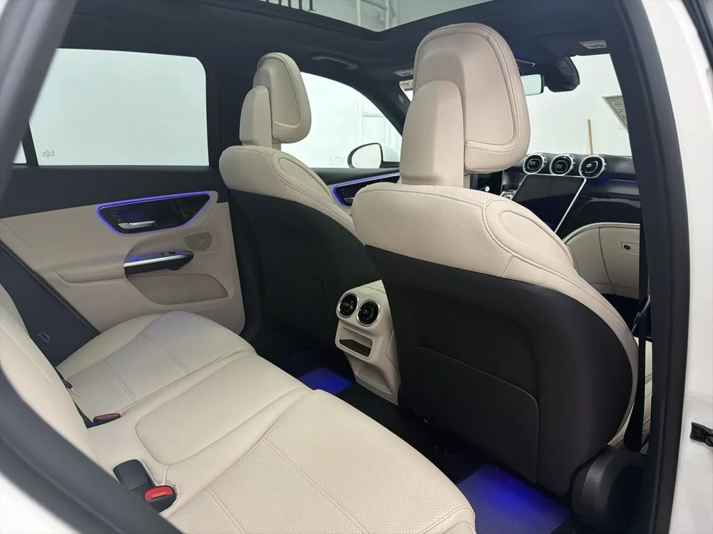 Used 2026 White Mercedes-Benz GLC 300 image 24