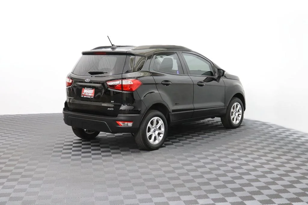 Used 2021 Black Ford SE image 8