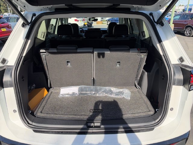 New 2027 Opal White Pearl Volkswagen SE w/Technology image 14