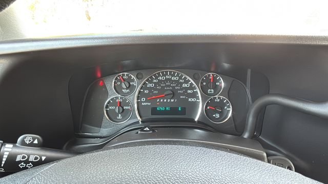 Used 2025 White Chevrolet Work Van image 15