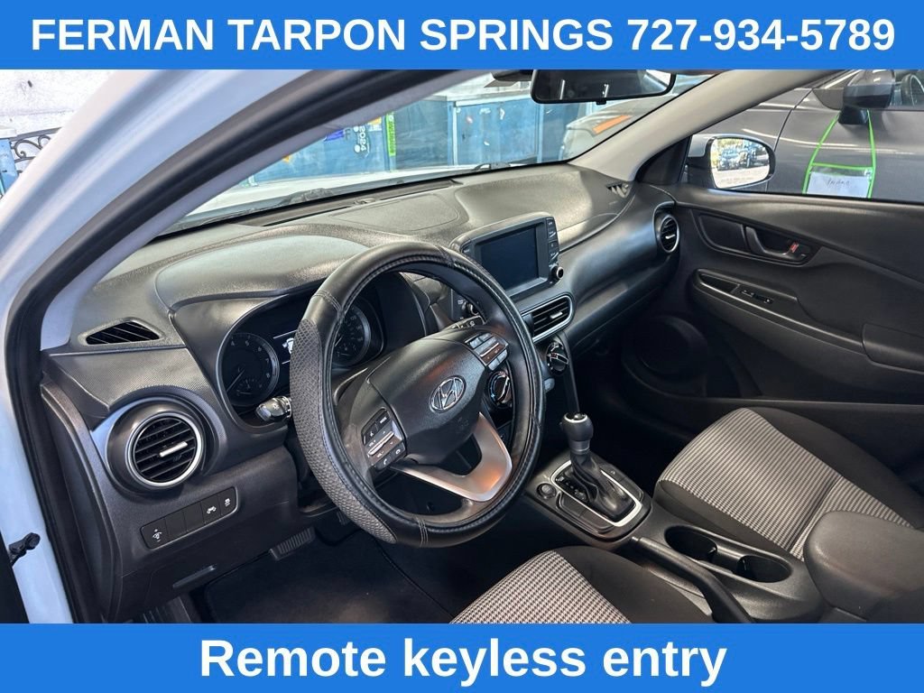 Used 2019 White Hyundai SE image 9
