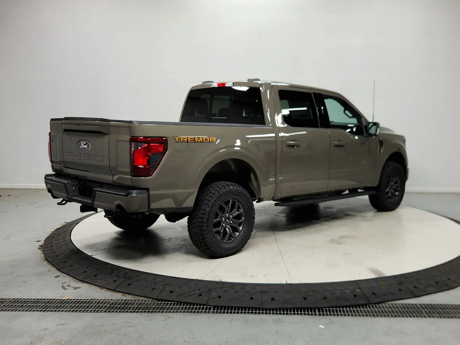 New 2026 Gray Ford Tremor image 8