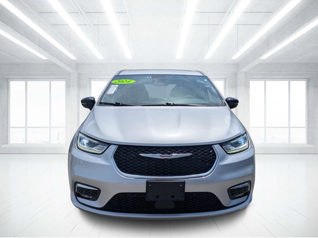 2024 Chrysler Pacifica Touring L - Photo 8