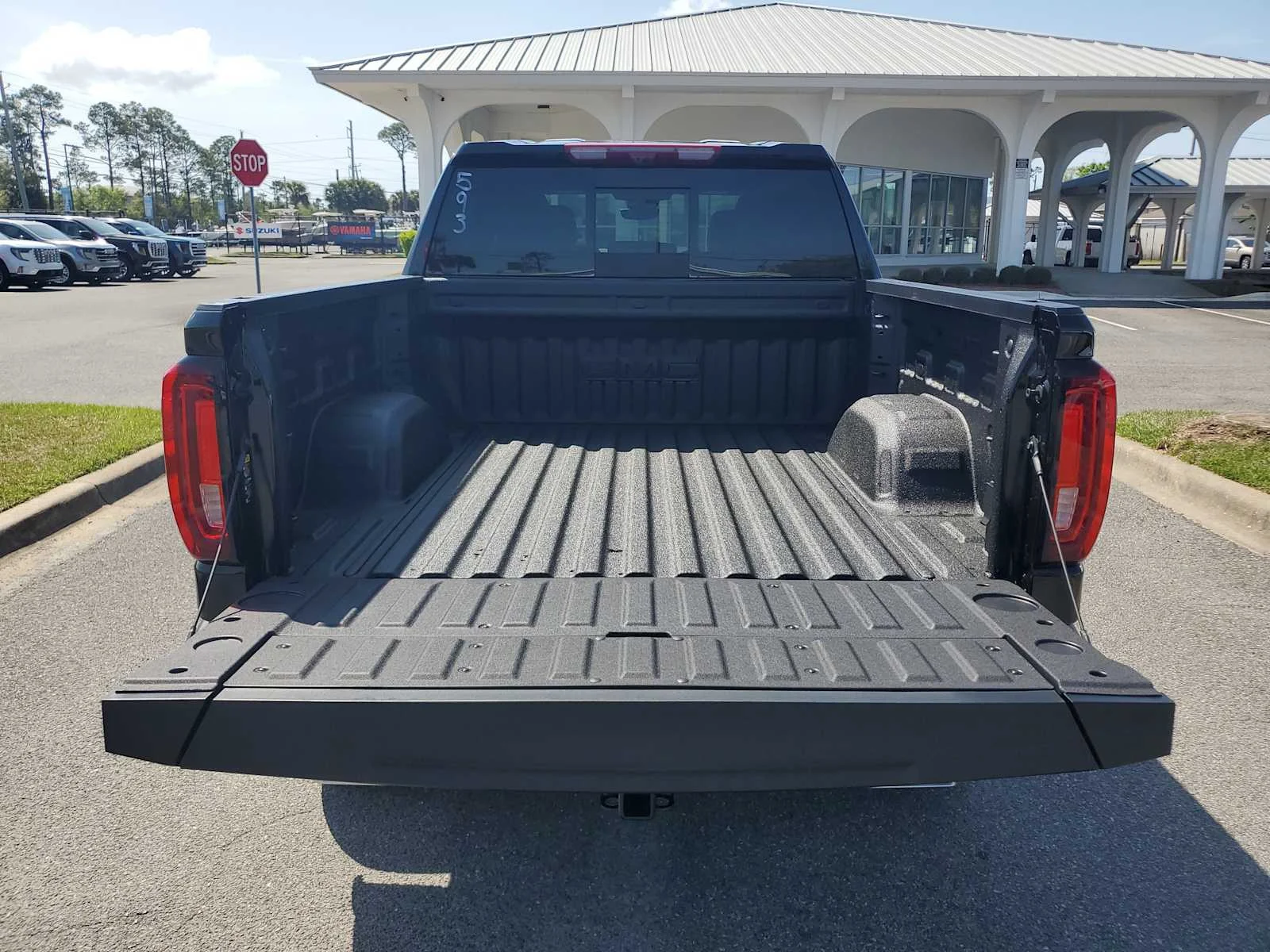 New 2026 Onyx Black GMC AT4 image 5