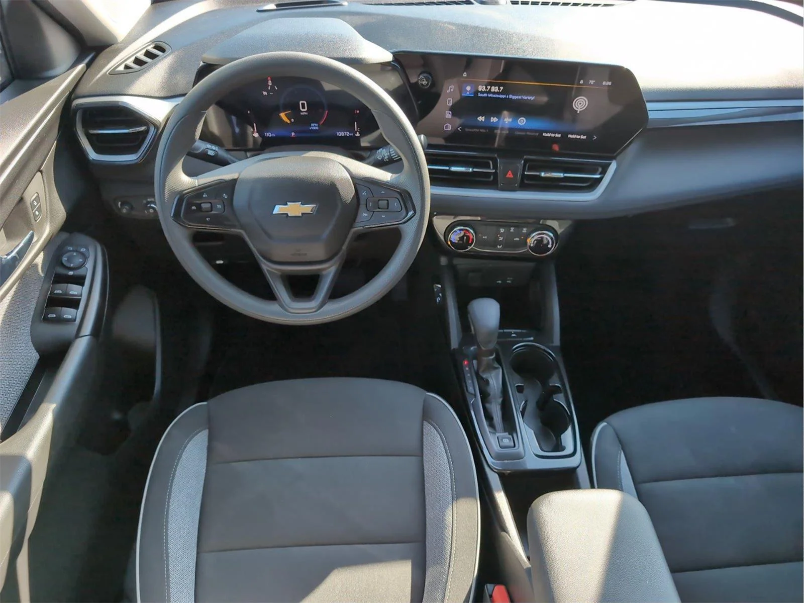 Used 2025 Sterling Gray Metallic Chevrolet LT image 28