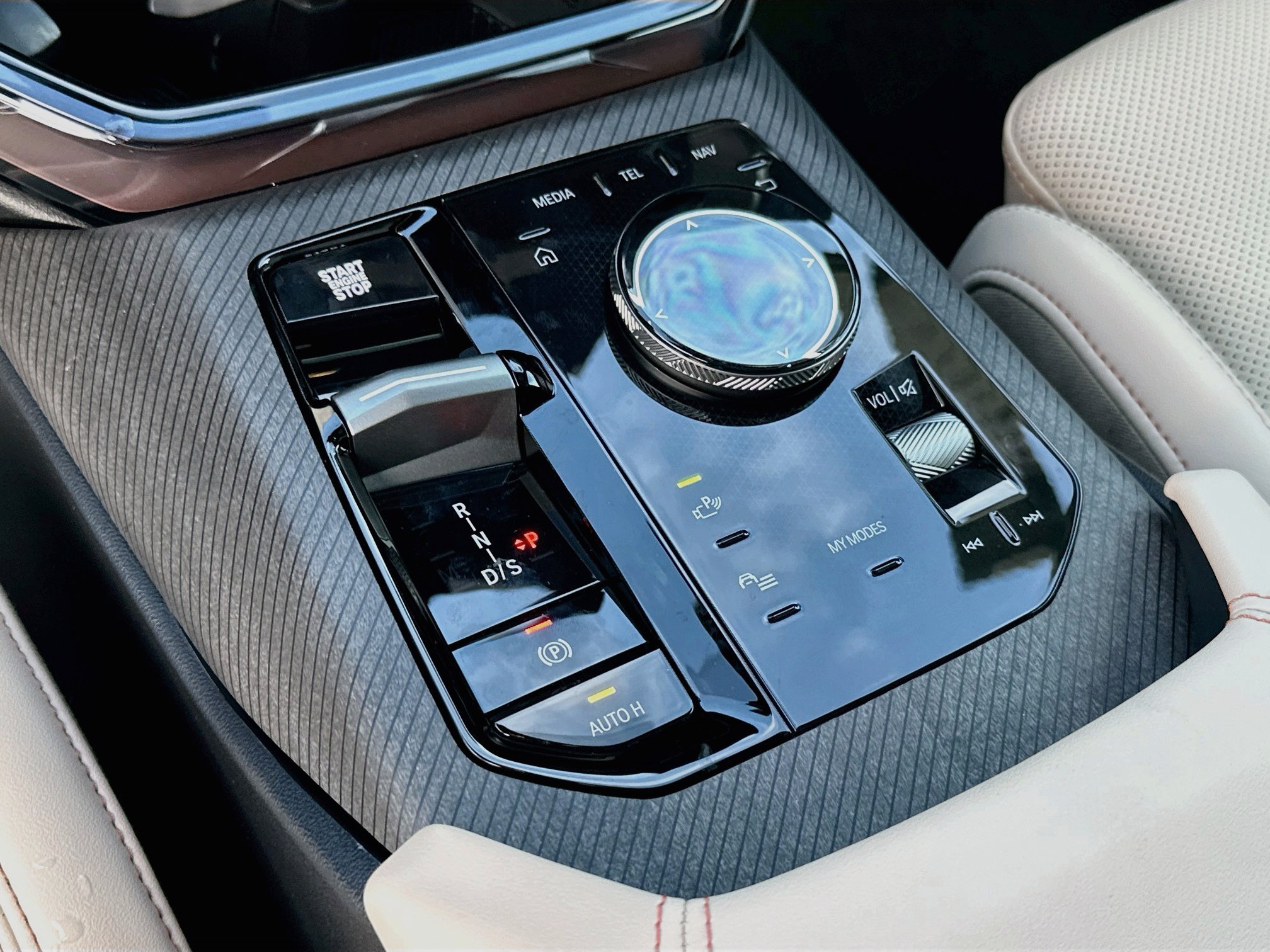 New 2026 Skyscraper Grey Metallic BMW 30 xDrive image 12