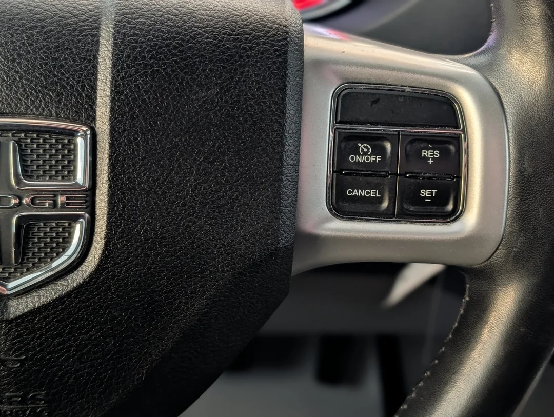Used 2019 Black Dodge Crew Plus - - FWD - 3.6L V6 - Power Sliding Doors - Power Liftgate - Leather Seat & More! image 18