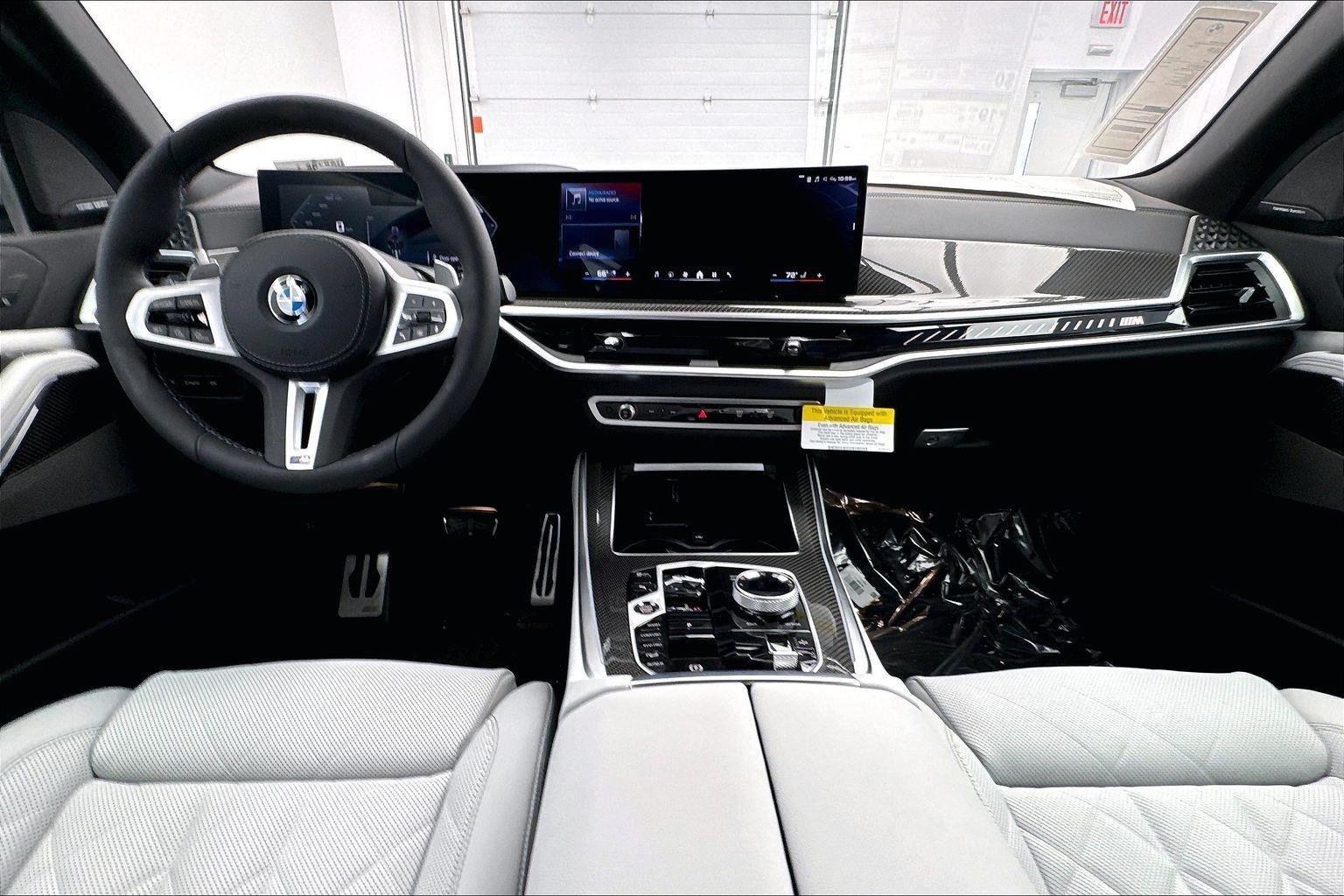 New 2026 Skyscraper Grey Metallic BMW M60i image 10