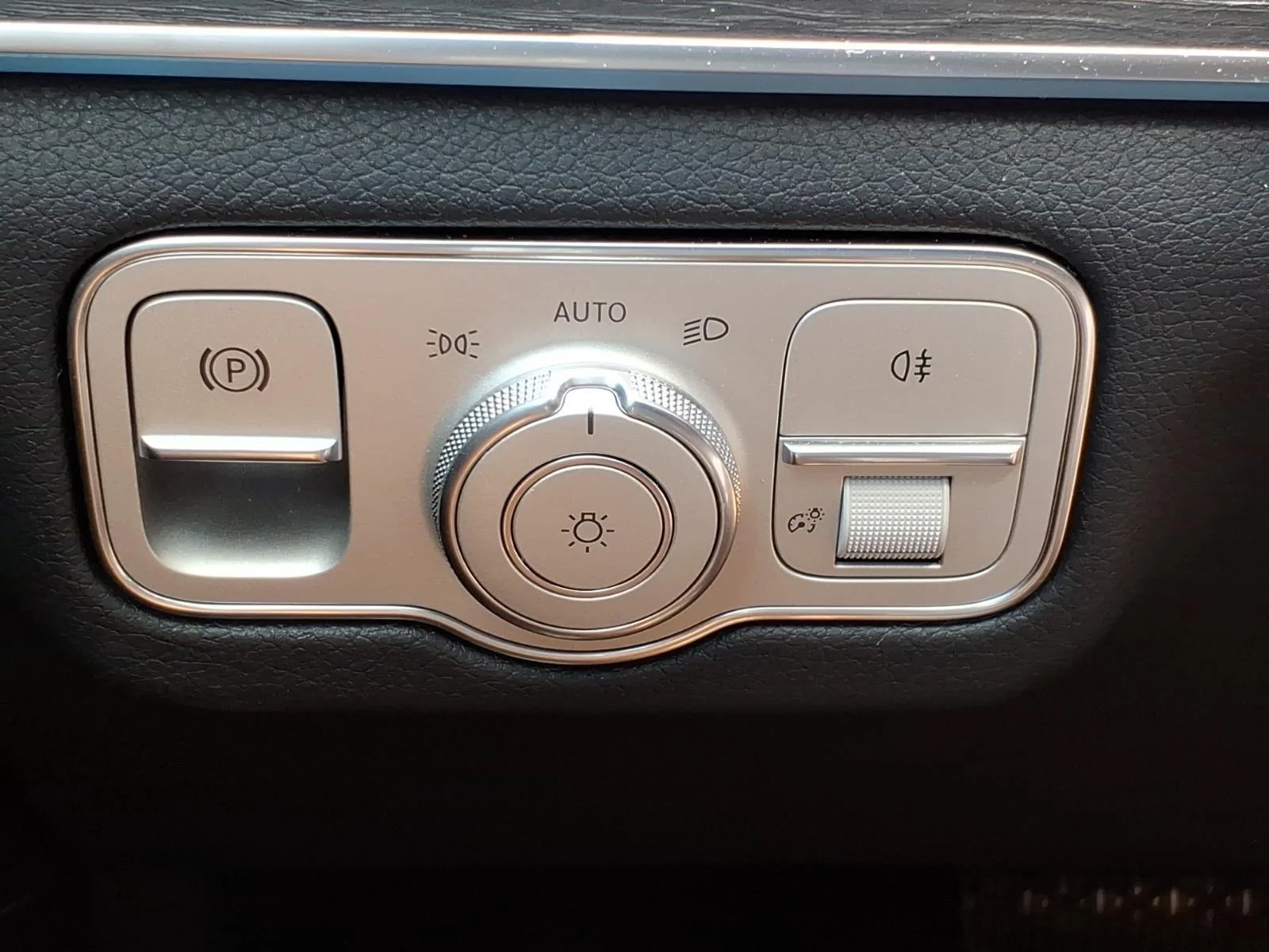 Certified Used 2026 Selenite Grey Metallic Mercedes-Benz GLE 350 image 17