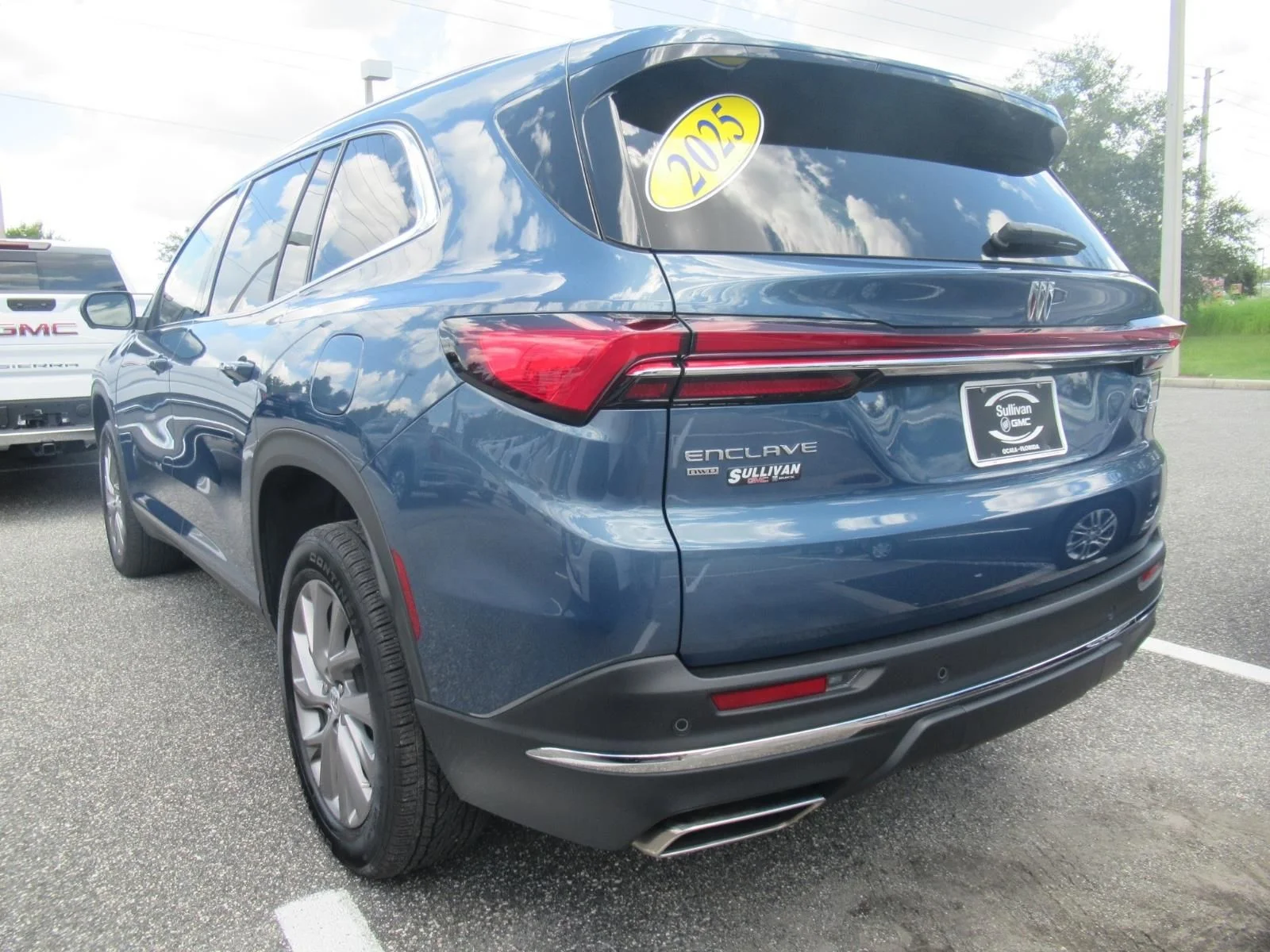 Used 2025 Blue Buick Preferred image 5