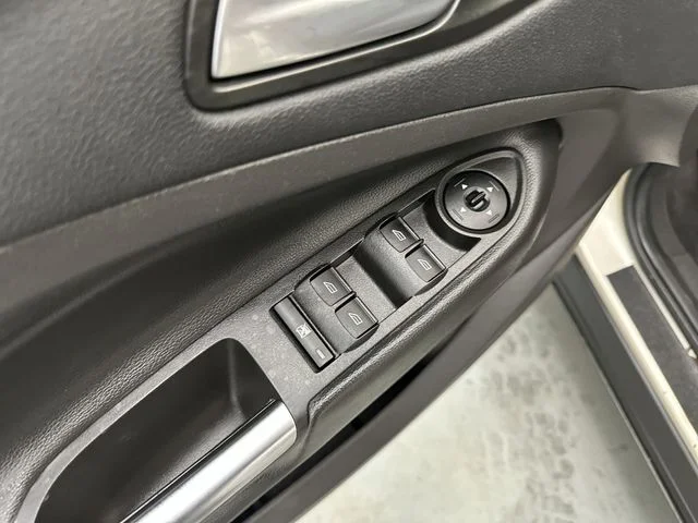Used 2017 Gold Ford SE image 18