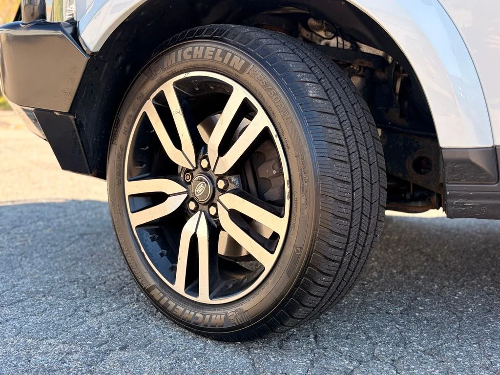 Used 2016 White Land Rover  image 33