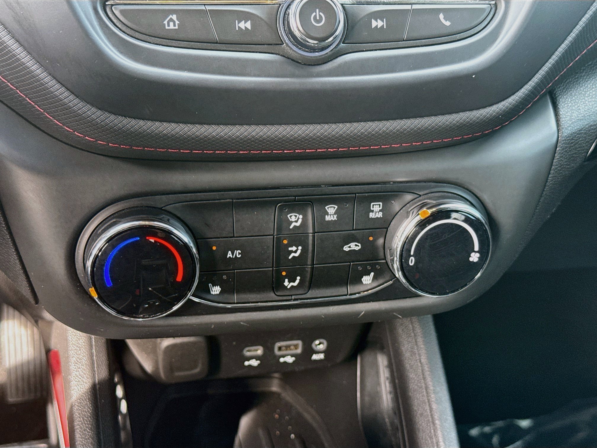 Used 2022 Summit White Chevrolet RS image 15