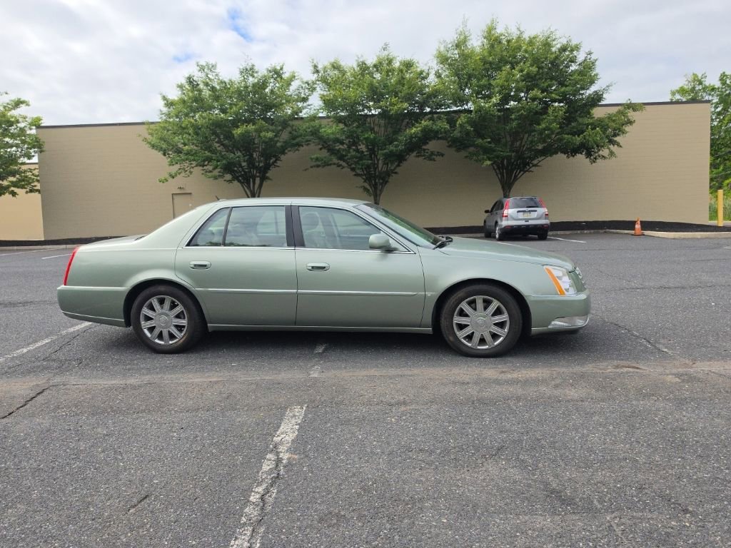 Used 2006 Green Silk Cadillac w/1SD image 4