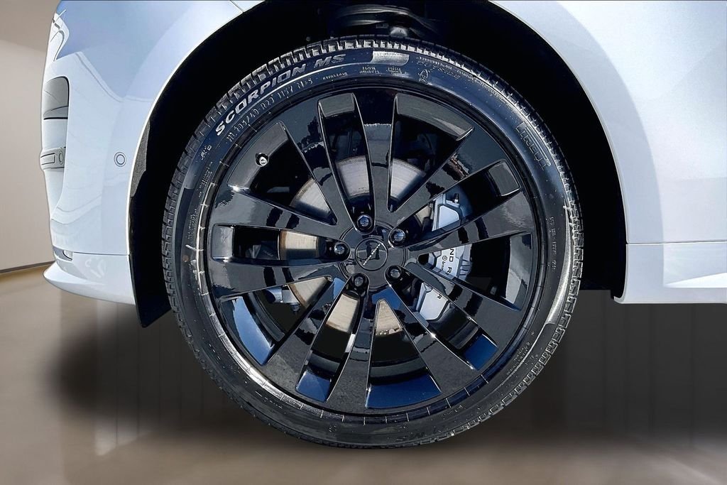 New 2026 OSTUNI PEARL WH Land Rover Dynamic SE image 13