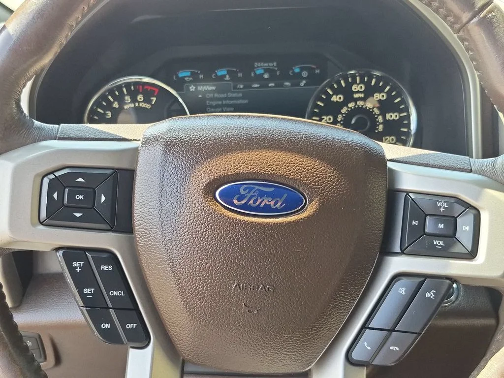 Used 2016  Ford King Ranch image 16