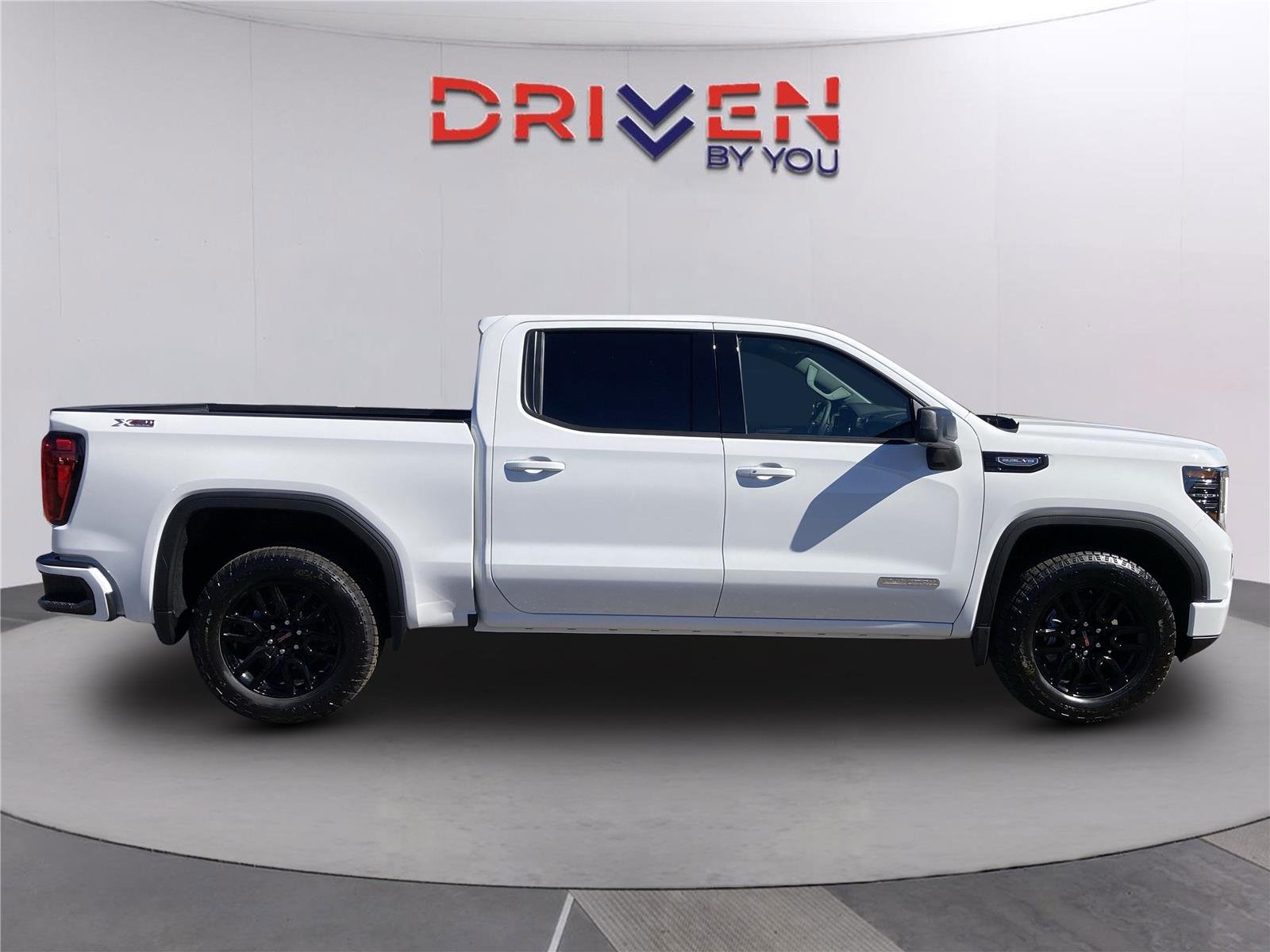 New 2026 Summit White GMC Elevation image 3