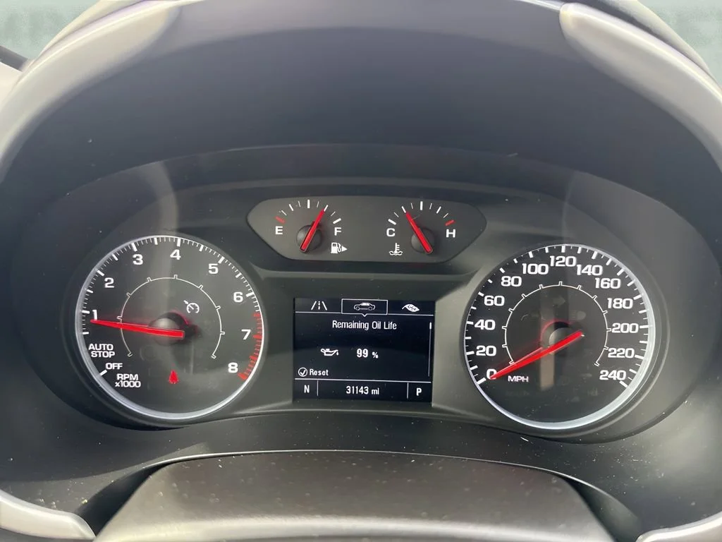 Used 2024 Summit White Chevrolet 1LT image 24