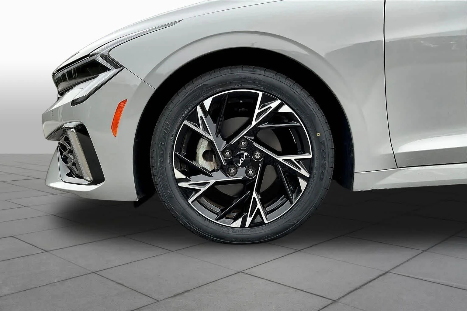 Used 2025 Wolf Gray Kia GT-Line image 11
