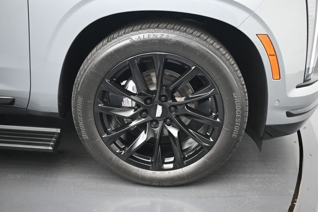 Used 2025 Silver Cadillac Premium Luxury image 28