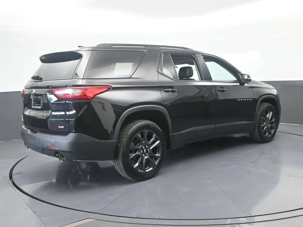 Used 2021 Mosaic Black Metallic Chevrolet RS image 5