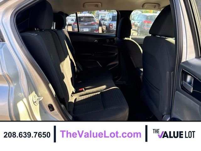 Used 2022  Mitsubishi LE image 18