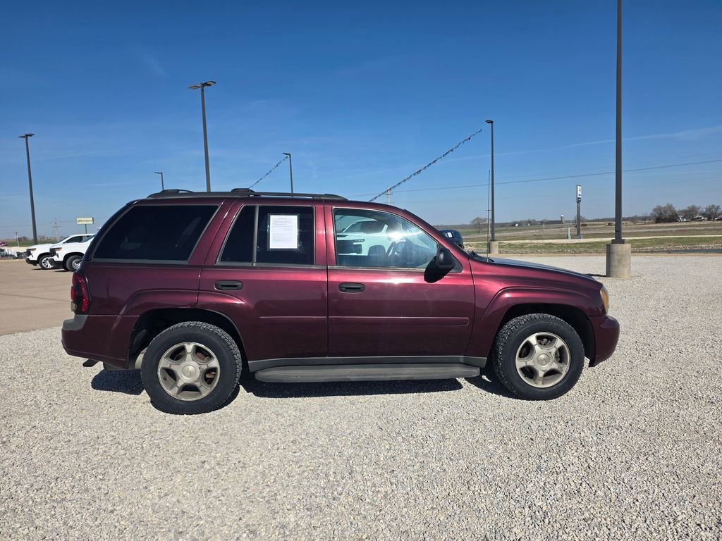 Used 2006 Chevrolet TrailBlazer LS with VIN 1GNDT13S562360137 for sale in Hillsboro, KS
