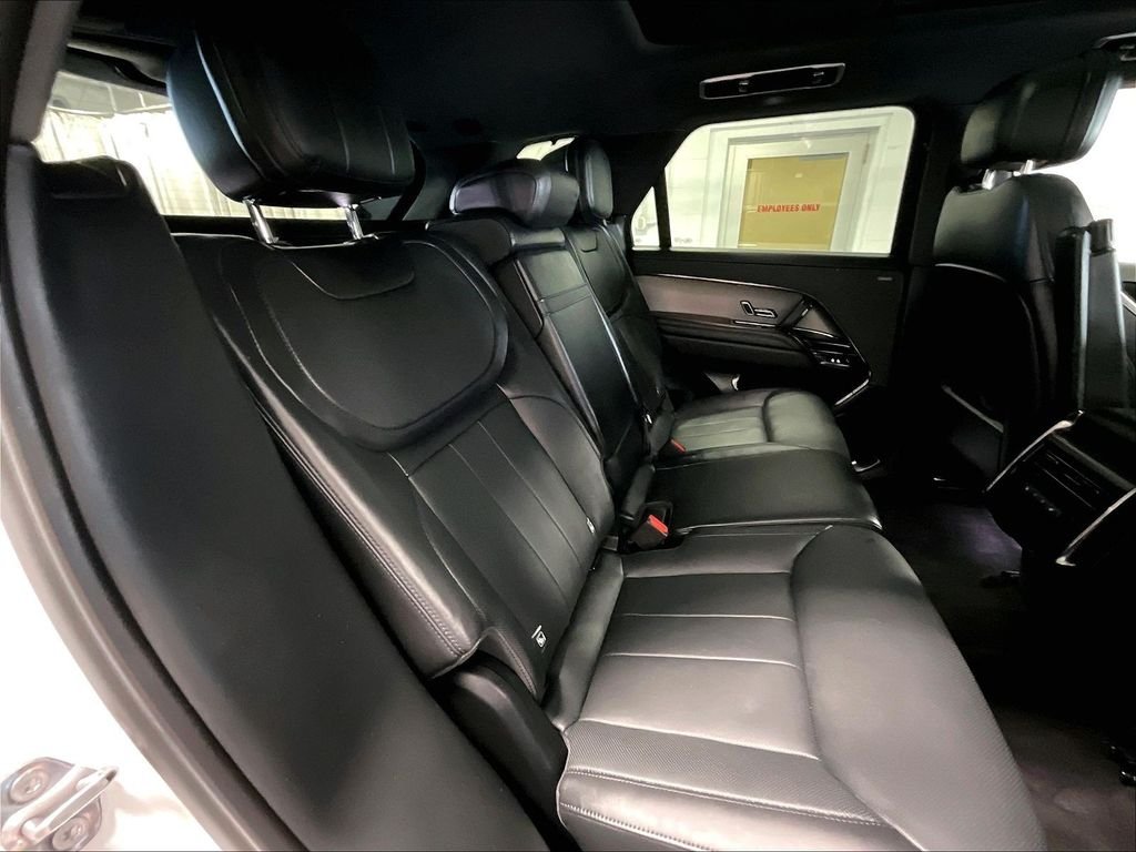 Used 2025 White Land Rover SE image 16