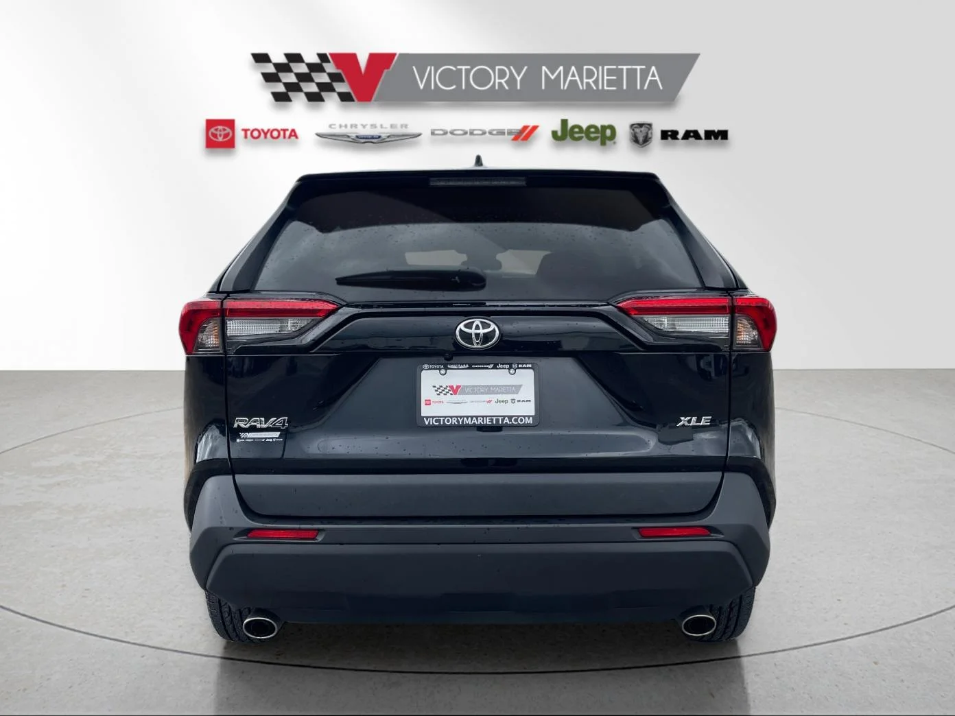Used 2024 Black Toyota XLE image 4