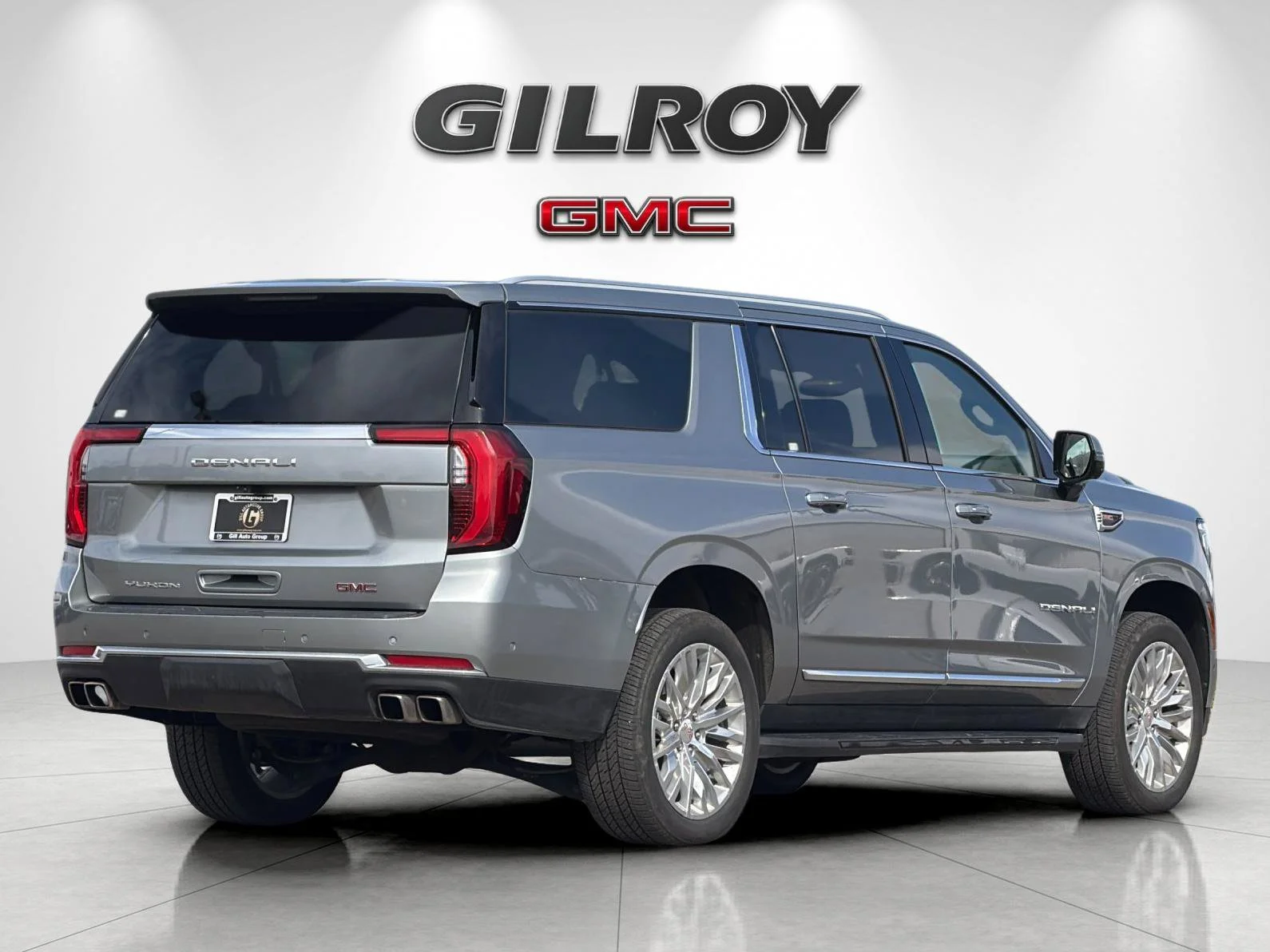 Used 2025 Sterling Metallic GMC Denali image 3
