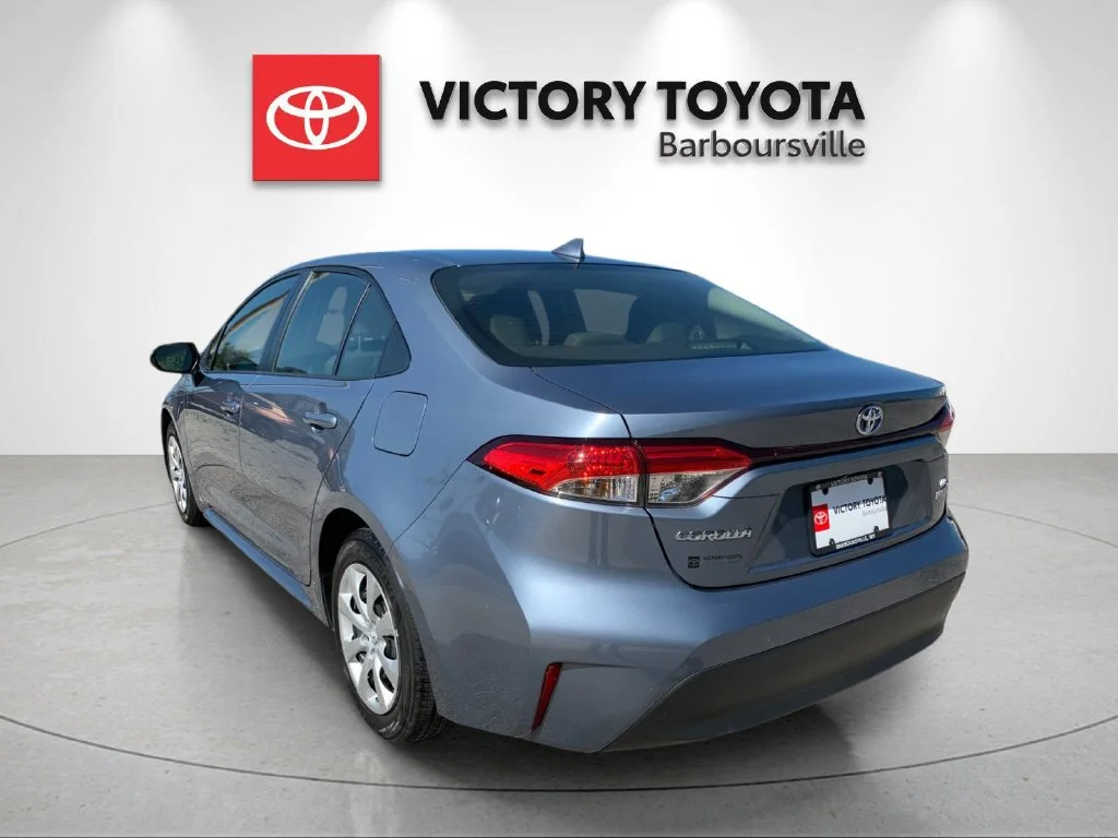 Used 2024  Toyota LE image 3