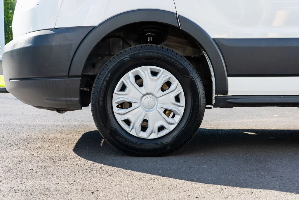 Used 2015 White Ford XLT image 7