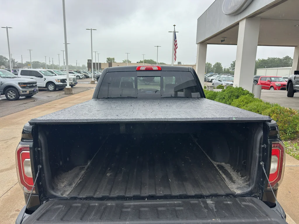 Used 2017 Onyx Black GMC Denali image 10