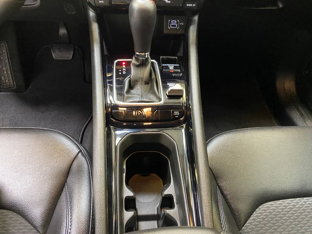 Used 2026 White Jeep Latitude image 44